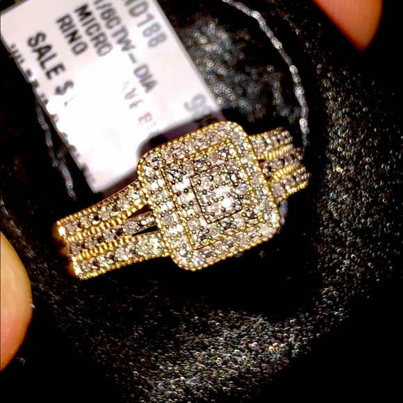 Best selling 10k Gold REAL DIAMOND Beautiful ring - Picture 3 of 6